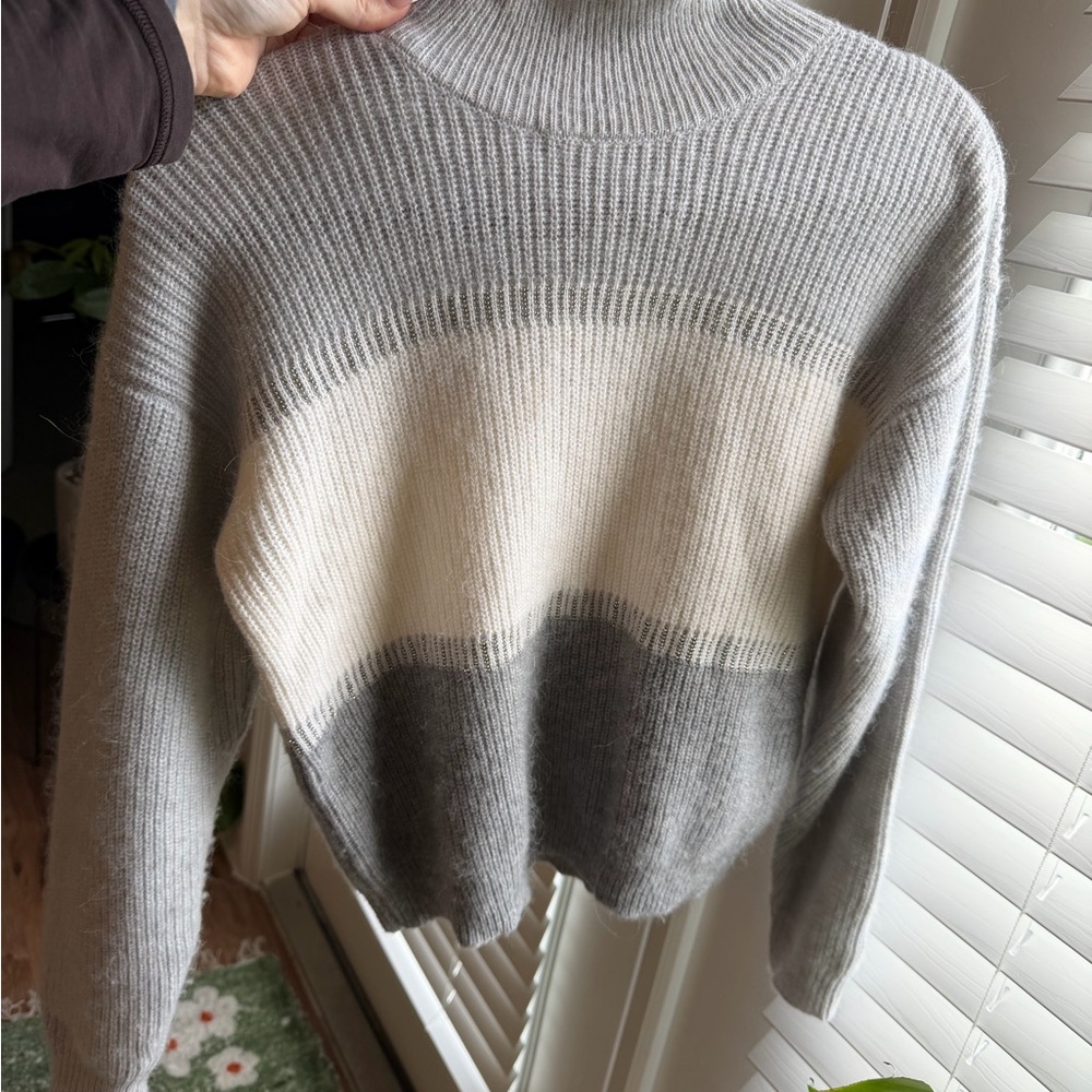 Peserico Gray and Cream Turtleneck Sweater